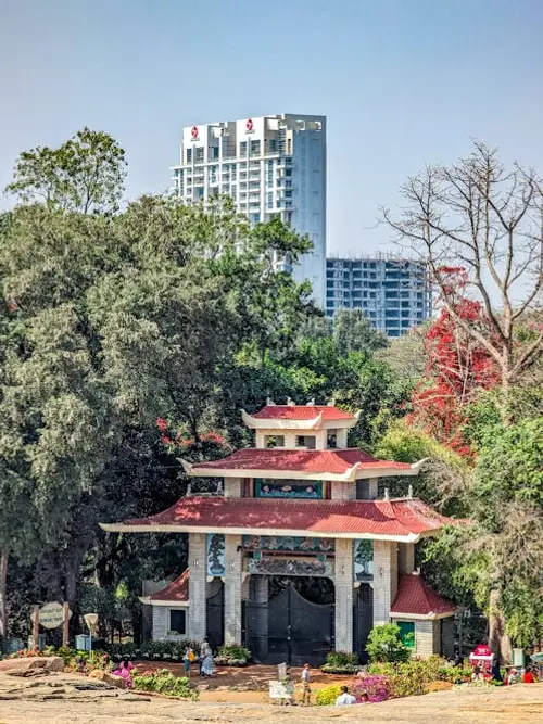 product page main image