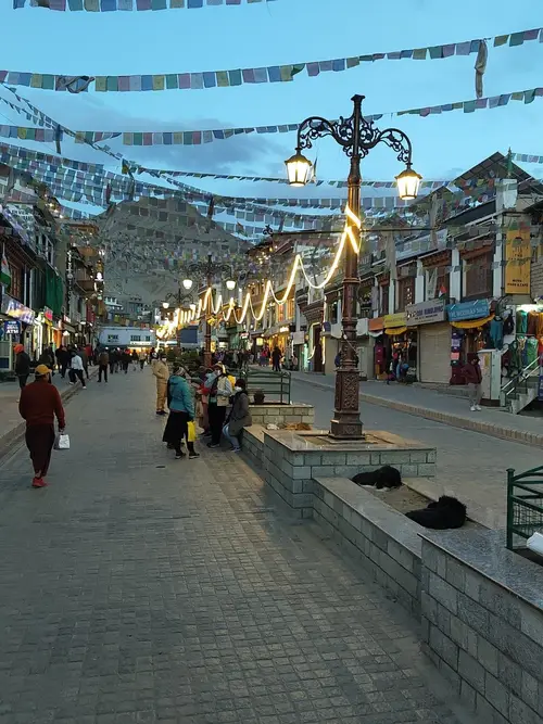 product page main image