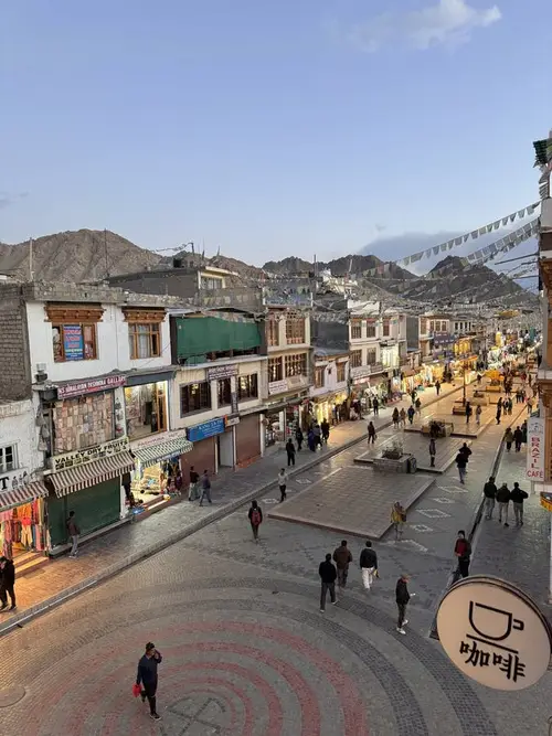 product page main image