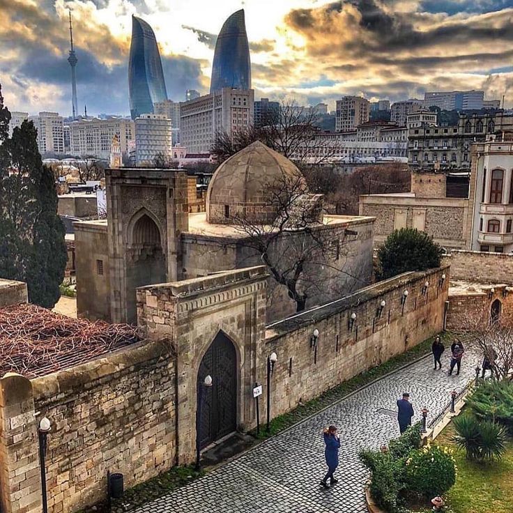 product page main image