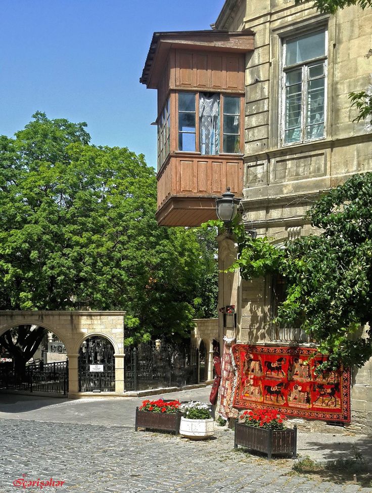 product page main image